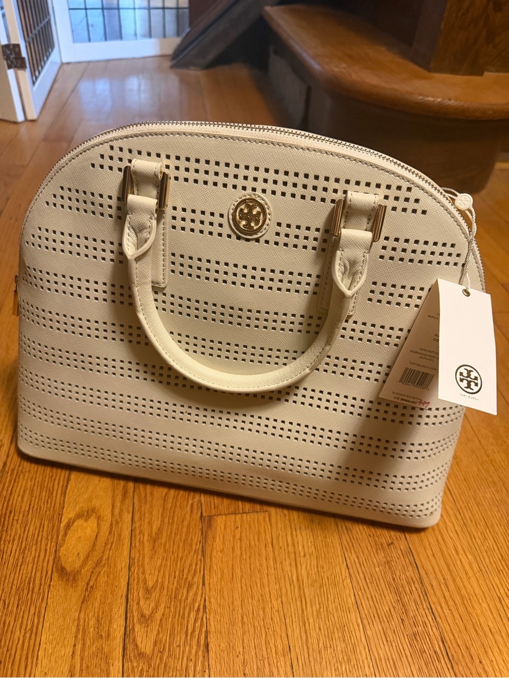 Tory Burch ROBINSON PERF DOME
SATCHEL